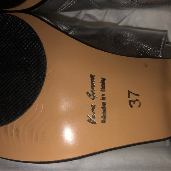 Silver leather sandals. - Picture 11 of 16